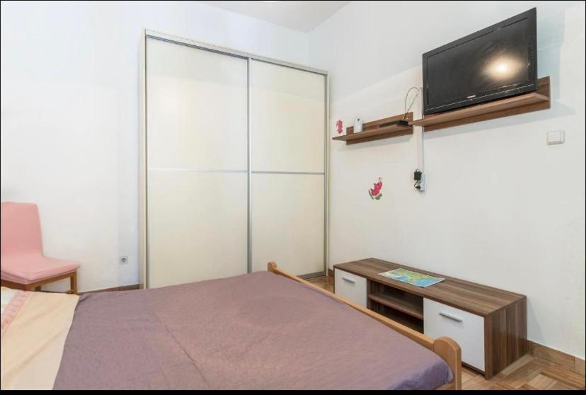 Two Room Eva 普拉 外观 照片